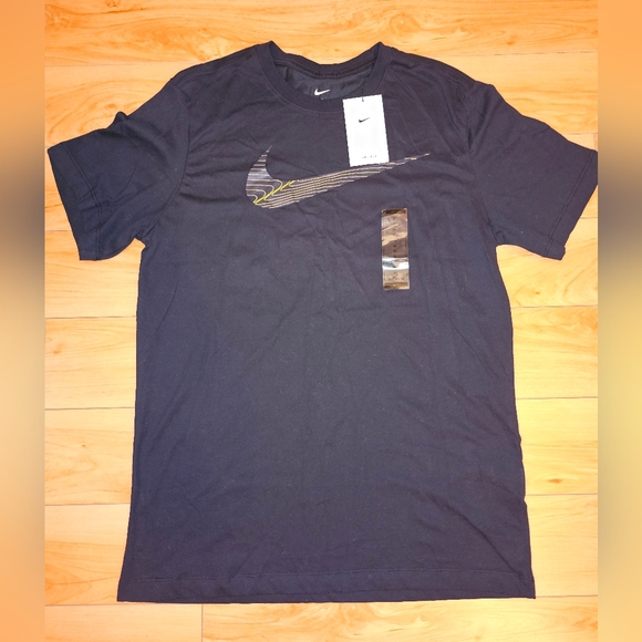 Nike Other - Nike Men's DriFIT Tee Size M